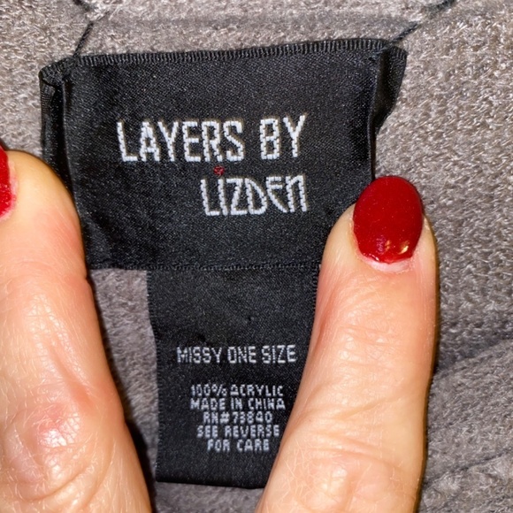 Layers by Lizden ladies shacket shawl one size - Picture 4 of 4